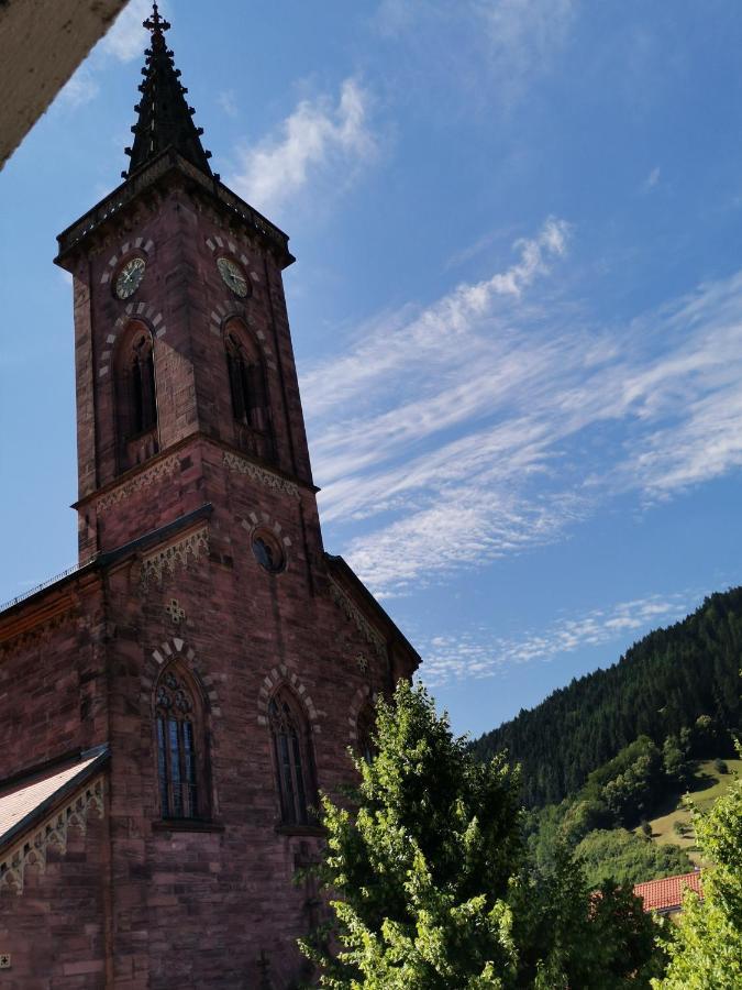 Hotel Gruener Baum - Hotel Im Murgtal, Schwarzwald Weisenbach Buitenkant foto
