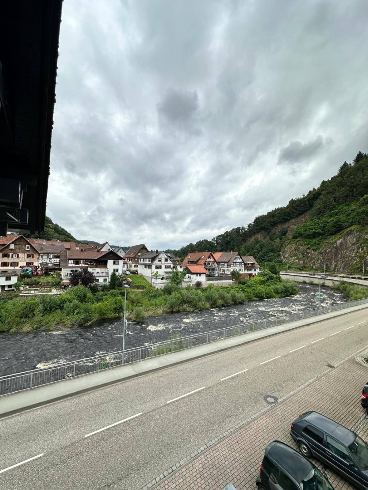 Hotel Gruener Baum - Hotel Im Murgtal, Schwarzwald Weisenbach Buitenkant foto